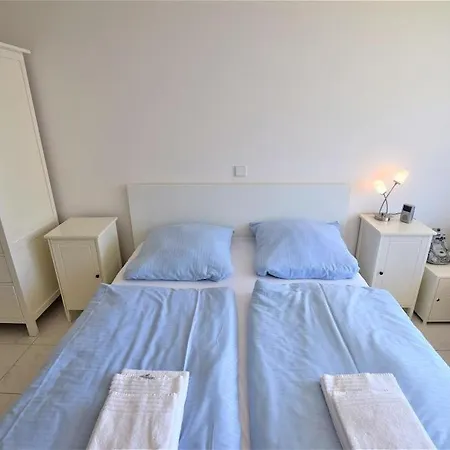 Teckhaus-2-6-strandlaeufer-h-5-uebern Lejlighed *