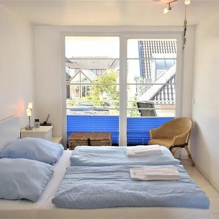 Teckhaus-2-6-strandlaeufer-h-5-uebern * Hohwacht