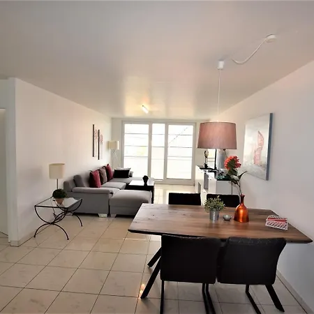 Teckhaus-2-6-strandlaeufer-h-5-uebern Lejlighed *